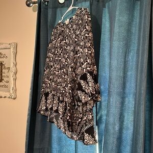 Dress with beautiful print and super soft, stretchy fabric!